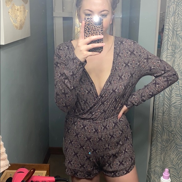 Backless Romper - Picture 8 of 9